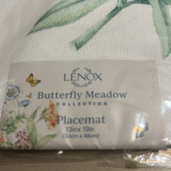 LENOX BUTTERFLY MULTI MEADOW COLLECTION OF PLACEMAT NWT 13inX19in - Picture 7 of 7